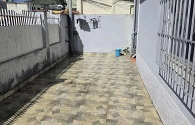 Imagem: A casa possui 3 Dormitórios, 3 Banheiros, 90m² de Área e