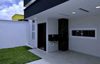 Imagem: A casa possui 2 Dormitórios, 2 Banheiros, 2 Vagas na garagem