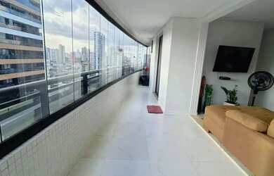 Imagem: O apartamento possui 3 Dormitórios, 1 Banheiro, 1 Vaga na garagem