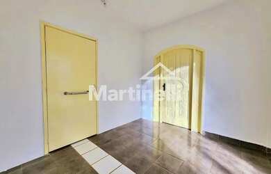 Imagem: O depósito possui 4 Vagas na garagem, 158m² de Área e está