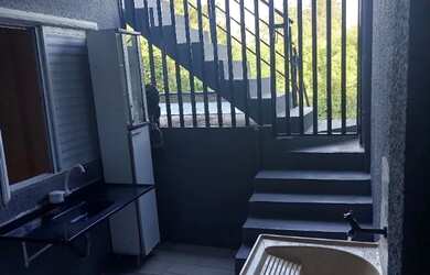 Imagem: A casa possui 1 Dormitório, 1 Banheiro e está localizado