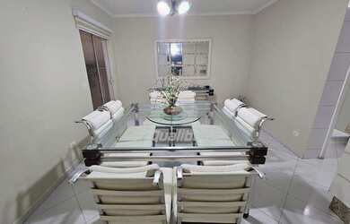 Imagem: A casa possui 3 Dormitórios, 1 Banheiro, 4 Vagas na garagem