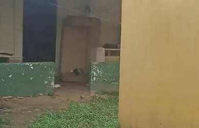 Imagem: A casa possui 2 Dormitórios, 2 Banheiros, 2 Vagas na garagem