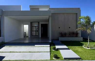 Imagem: A casa em condomínio possui 3 Dormitórios, 1 Banheiro, 2 Vagas