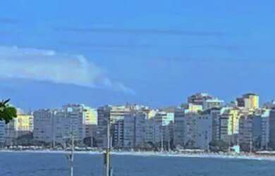 Imagem: Vaga para rapazes em Copacabana quadríssima da praia