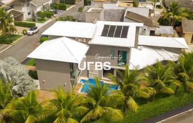 Imagem: A casa possui 4 Dormitórios, 5 Banheiros, 323m² de Área