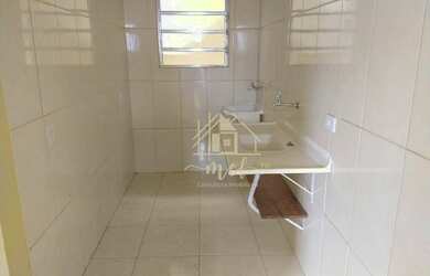 Imagem: A casa possui 1 Dormitório, 1 Banheiro, 1 Vaga na garagem