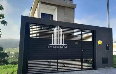 Imagem: A casa em condomínio possui 3 Dormitórios, 3 Banheiros, 2