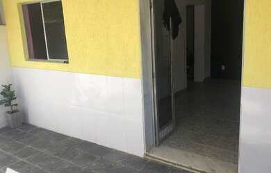 Imagem: A casa possui 2 Dormitórios, 1 Banheiro, 1 Vaga na garagem