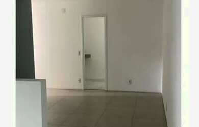 Imagem: O apartamento possui 1 Dormitório, 1 Banheiro, 1 Vaga na garagem