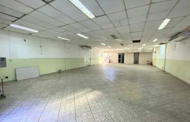 Imagem: O depósito possui 300m² de Área e está localizado em Centro