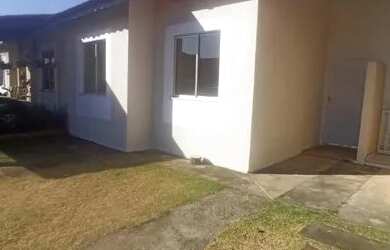 Imagem: A casa em condomínio possui 2 Dormitórios, 2 Banheiros, 2