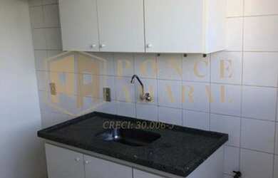 Imagem: O apartamento possui 1 Dormitório, 1 Banheiro, 1 Vaga na garagem