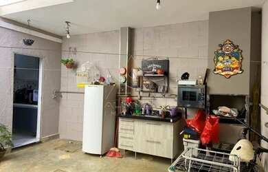 Imagem: O apartamento possui 2 Dormitórios, 2 Banheiros, 2 Vagas na