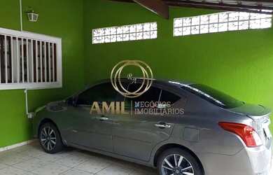 Imagem: A casa possui 3 Dormitórios, 2 Banheiros, 2 Vagas na garagem