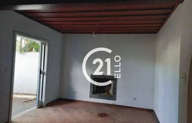 Imagem: A casa possui 4 Dormitórios, 5 Banheiros, 3 Vagas na garagem