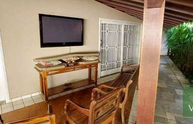 Imagem: A casa em condomínio possui 4 Dormitórios, 5 Banheiros, 5