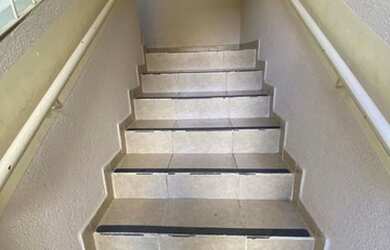 Imagem: O apartamento possui 2 Dormitórios, 1 Banheiro, 2 Vagas na