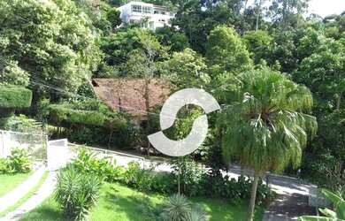 Imagem: A casa em condomínio possui 5 Dormitórios, 5 Banheiros, 5