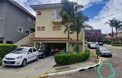 Imagem: A casa em condomínio possui 3 Dormitórios, 5 Banheiros, 230m²