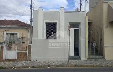 Imagem: A casa possui 3 Dormitórios, 1 Banheiro, 70m² de Área e