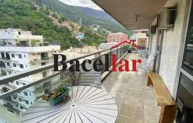 Imagem: O apartamento possui 4 Dormitórios, 4 Banheiros, 3 Vagas na