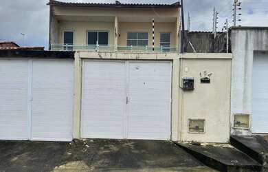 Imagem: A casa possui 2 Dormitórios, 2 Banheiros, 2 Vagas na garagem