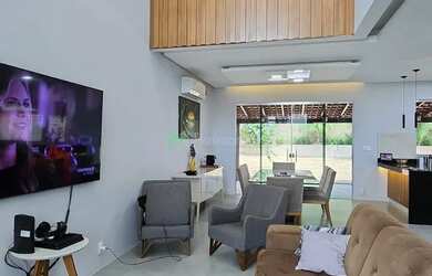 Imagem: A casa possui 3 Dormitórios, 4 Banheiros, 4 Vagas na garagem