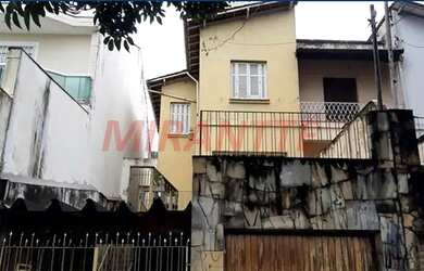 Imagem: A casa possui 3 Dormitórios, 3 Banheiros, 2 Vagas na garagem