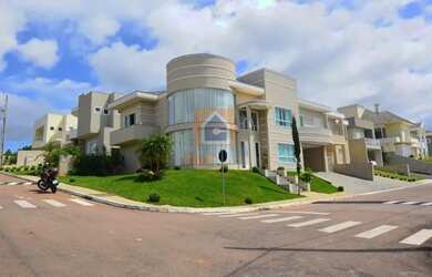 Imagem: A casa em condomínio possui 3 Dormitórios, 3 Banheiros, 2