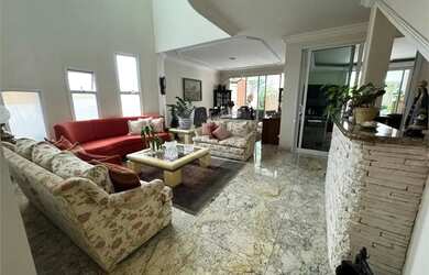 Imagem 3: Casa à venda ou para alugar com 4 quartos, sendo 3 suítes, no condomínio...