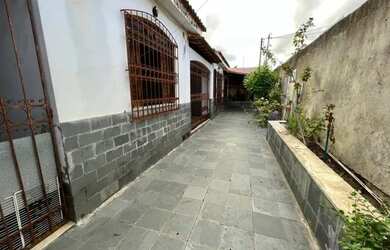 Imagem 2: CASA AMPLA. 141.270m² de Área, 1 Vaga na garageme3 Dormitórios