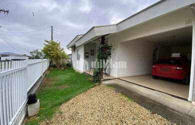 Imagem: A casa possui 2 Dormitórios, 1 Banheiro, 1 Vaga na garagem