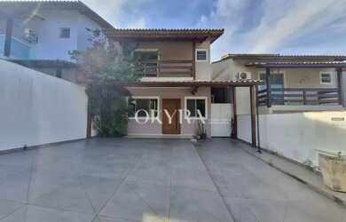 Imagem: A casa possui 3 Dormitórios, 4 Banheiros, 2 Vagas na garagem