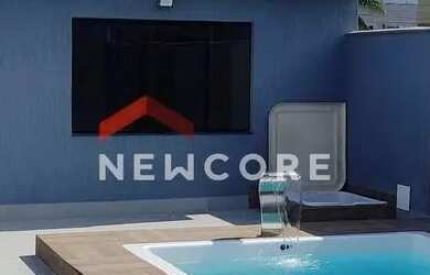 Imagem: A casa possui 3 Dormitórios, 3 Banheiros, 2 Vagas na garagem