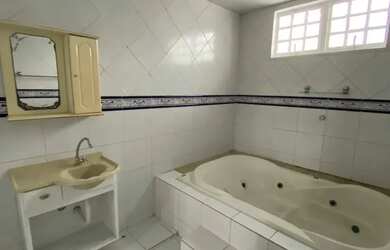 Imagem: A casa em condomínio possui 3 Dormitórios, 2 Banheiros, 2