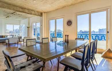 Imagem 8: Tenha uma vista urbana para chamar de sua. Apartamento charmoso no centro para se apaixona