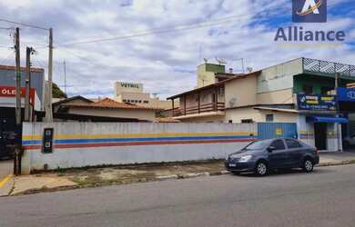 Imagem: A casa possui 5 Dormitórios, 4 Banheiros, 5 Vagas na garagem