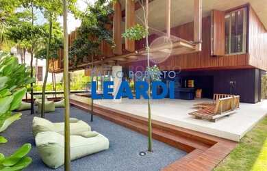 Imagem: A casa em condomínio possui 4 Dormitórios, 5 Banheiros, 5