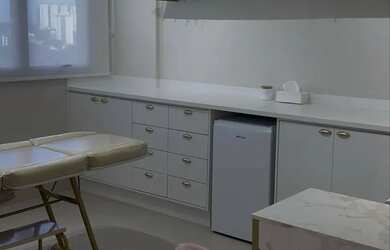 Imagem: O depósito possui 5 Vagas na garagem, 30m² de Área e está