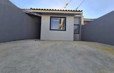 Imagem: A casa em condomínio possui 2 Dormitórios, 1 Banheiro, 2 Vagas