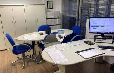 Imagem: O depósito possui 1 Vaga na garagem e 42m² de Área e está