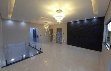 Imagem: A casa possui 3 Dormitórios, 3 Banheiros, 2 Vagas na garagem