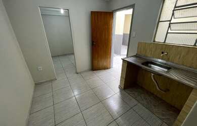 Imagem: A casa possui 1 Dormitório, 1 Banheiro, 25m² de Área e está