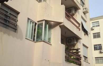 Imagem: O apartamento possui 1 Dormitório, 1 Banheiro, 1 Vaga na garagem