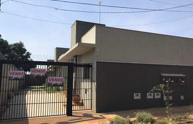 Imagem: A casa em condomínio possui 3 Dormitórios, 2 Banheiros, 2