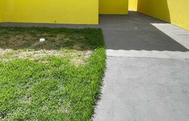 Imagem: A casa possui 3 Dormitórios, 2 Banheiros, 2 Vagas na garagem