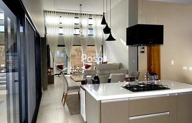 Imagem: A casa em condomínio possui 4 Dormitórios, 4 Banheiros, 4