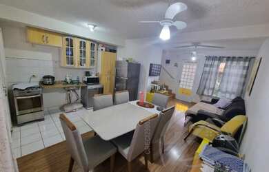 Imagem: A casa em condomínio possui 2 Dormitórios, 2 Banheiros, 1