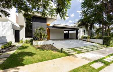 Imagem: A casa em condomínio possui 3 Dormitórios, 5 Banheiros, 4